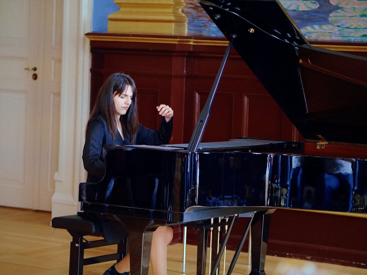 Piano performance still