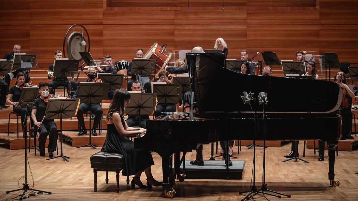 Piano performance still