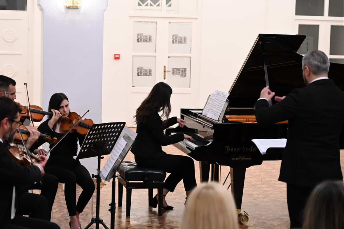 Piano performance still